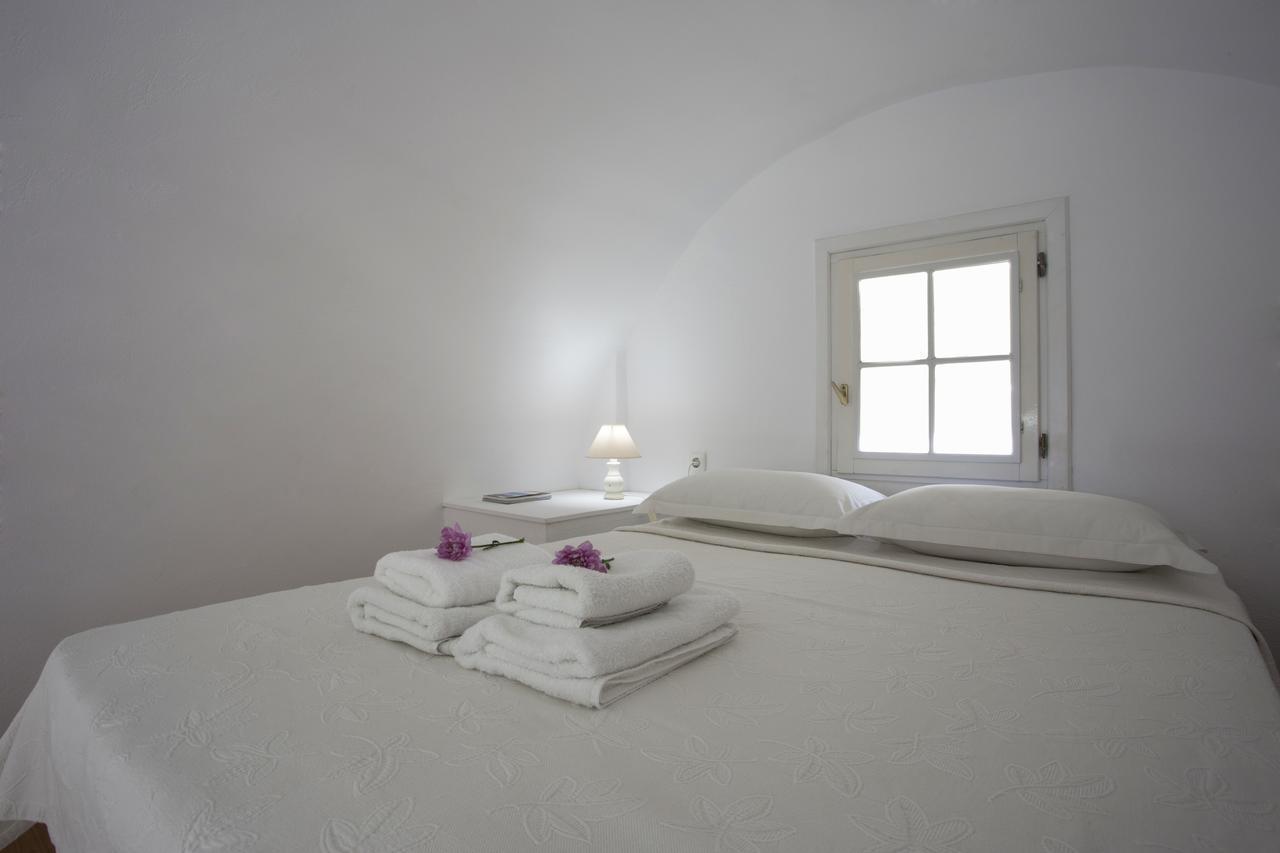 Lavarock Santorini Perissa  Exterior photo